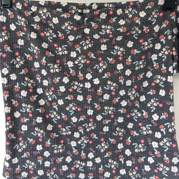 Mossimo size small off the shoulder top - Picture 2 of 4